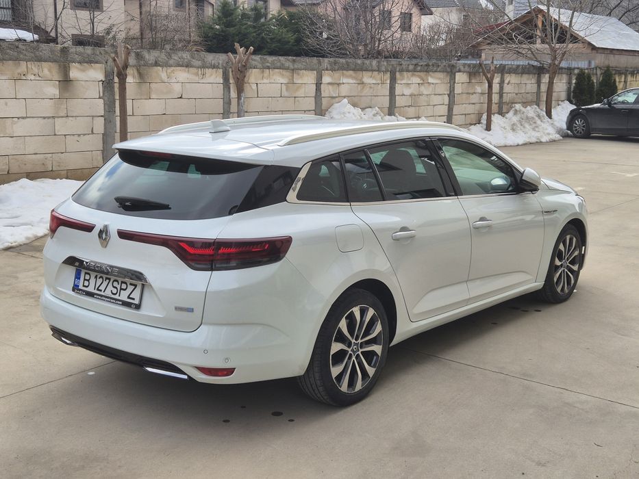 Renault Megan E-TECH PLUG-IN HYBRID 2021