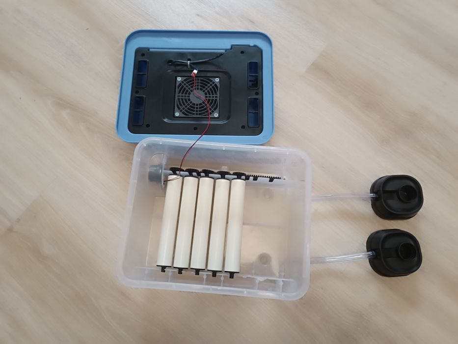 Инкубатор для яиц 46 шт