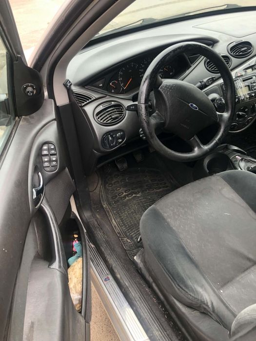 Vând Ford focus 1.6 benzina  gpl