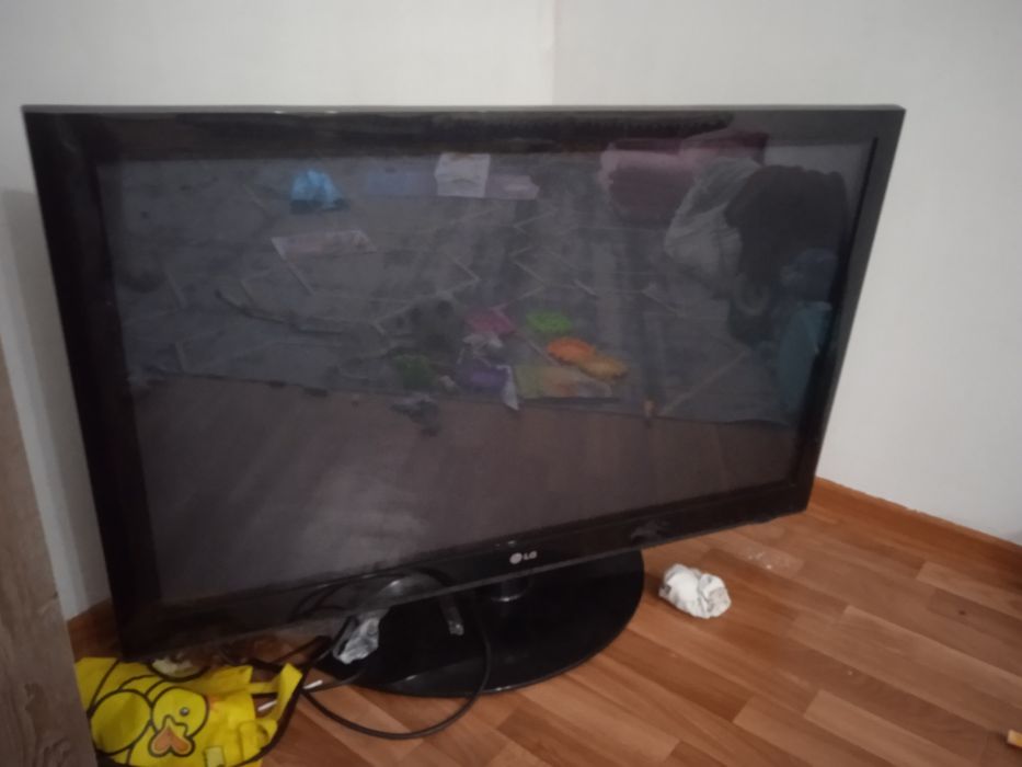 Телевизор LG продам