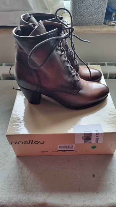 Ghete din piele maro ,made in Italy ,ms.40