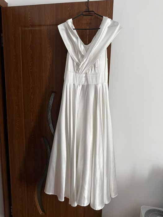 Rochie din satin, mărimea S