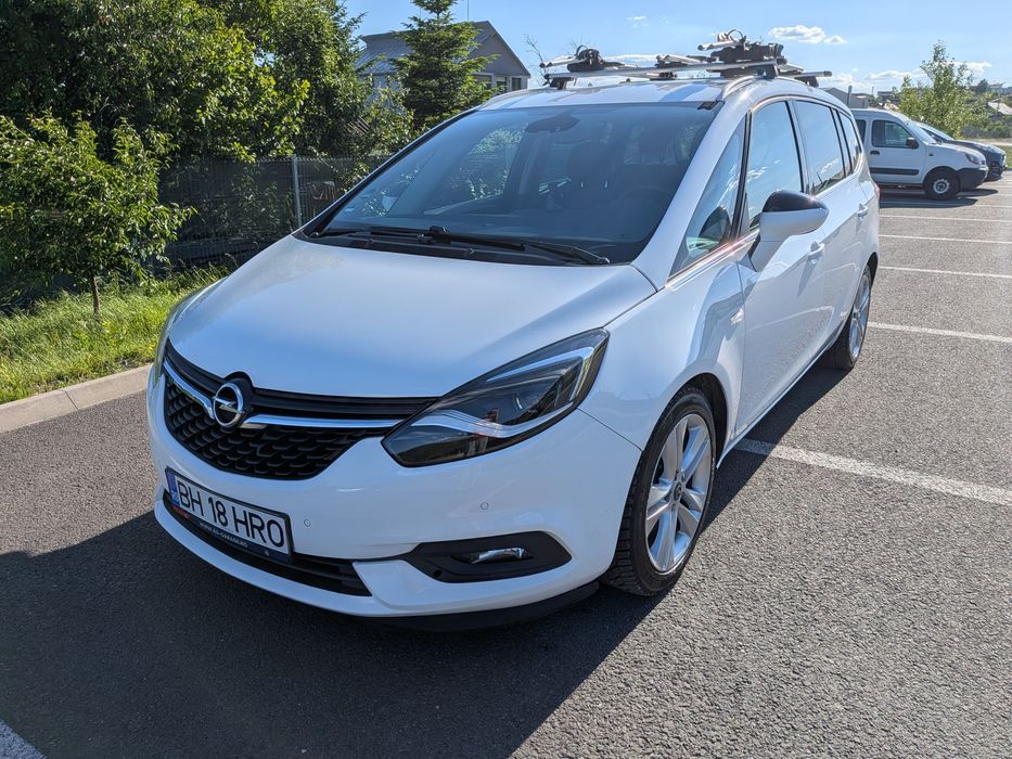 Vând Opel Zafira C Tourer 2.0 cdti 170 CP an 2017 - 7 locuri.