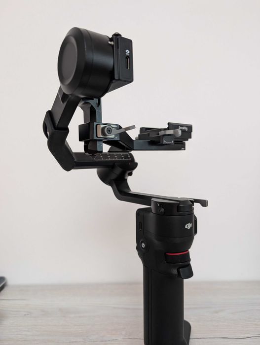 DJI RS3 mini (ca nou) + montura Arca-Swiss Small Rig 4195