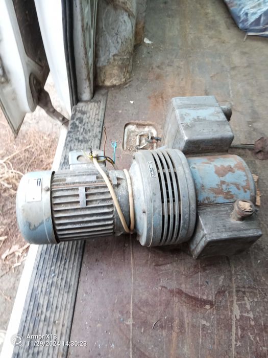 Вакуум помпа 0.75кв немска трифазна от доилен агрегат