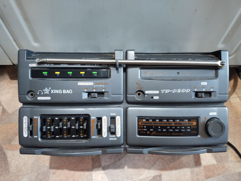 Магнитофон кассетный