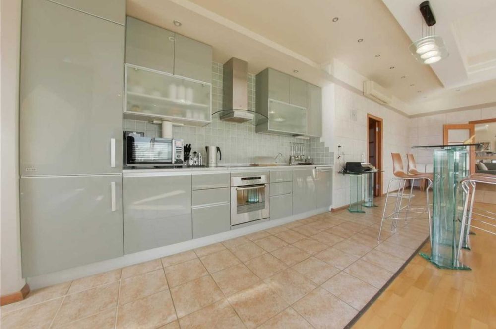 Дава се под наем Тристаен апартамент в София, Лозенец - 120 кв.м за 448.8 € - Снимка #3