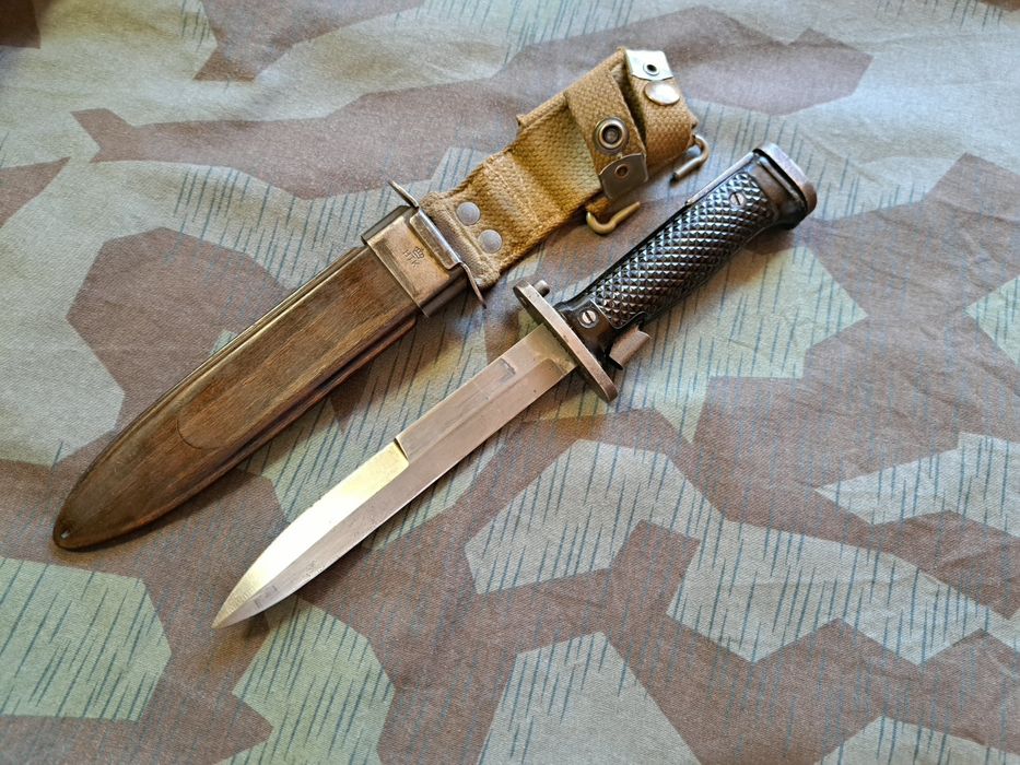 Baioneta pumnal militar post razboi