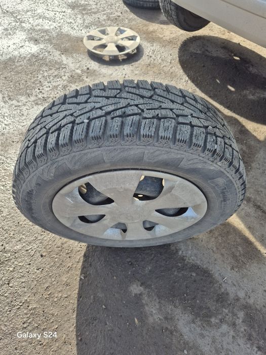 Продам шины с дискам ларгус