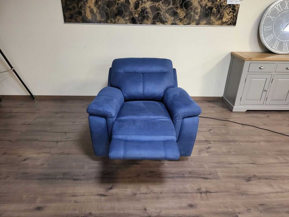 Син фотьойл от плат с електрически релаксиращ механизъм