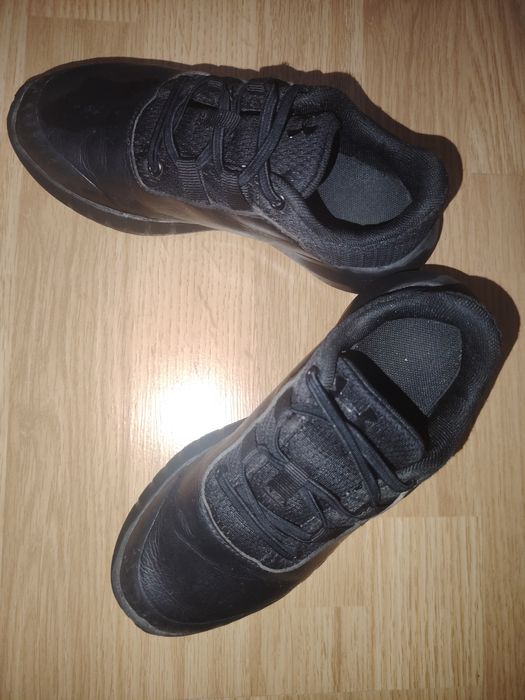 3 perechi adidasi 45 ron bucata