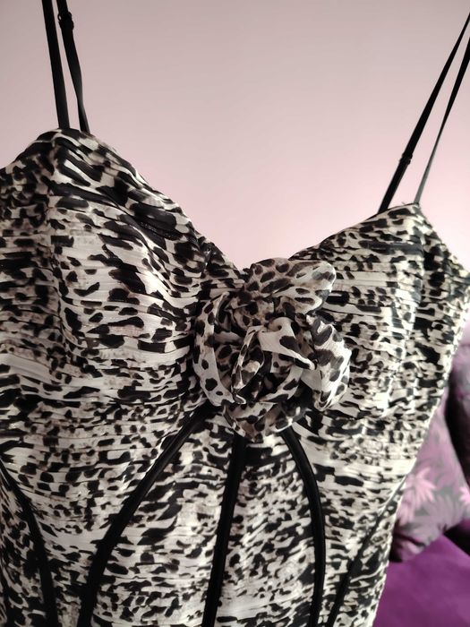 Дамски елегантни рокли за различни поводи