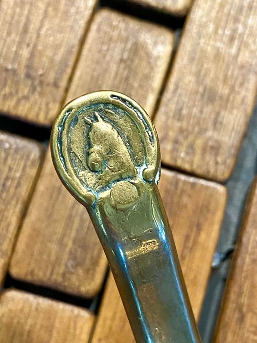 #1504# Малък масивен свещник. Бронз/лаунс. Винтидж.