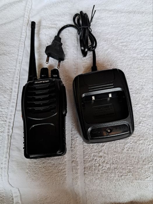 Радийна станция от 8 части ( уоки токи)