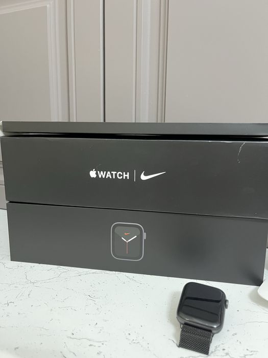 Продам apple watch Nike S5 44 MM