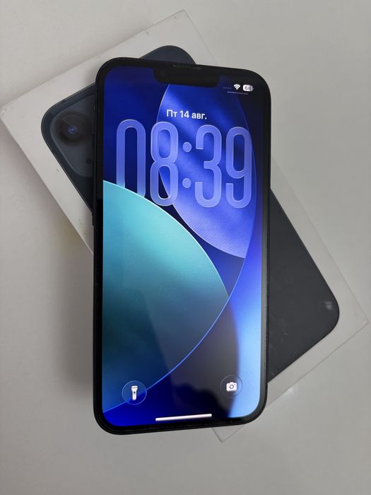 Продам Iphone 13.