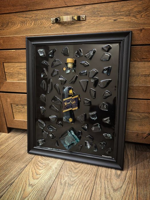 Ръчно изработени картини, заляти с епоксидна смола.