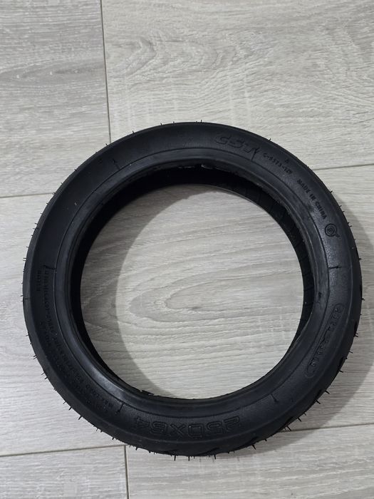 Anvelopă trotinetă Xiaomi 4 Ultra – 10 inch, tubeless, antiderapantă
