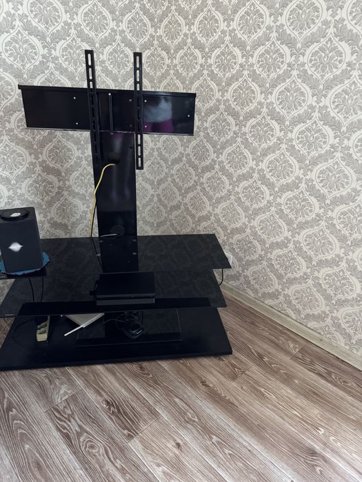 Продам полку под телевизор