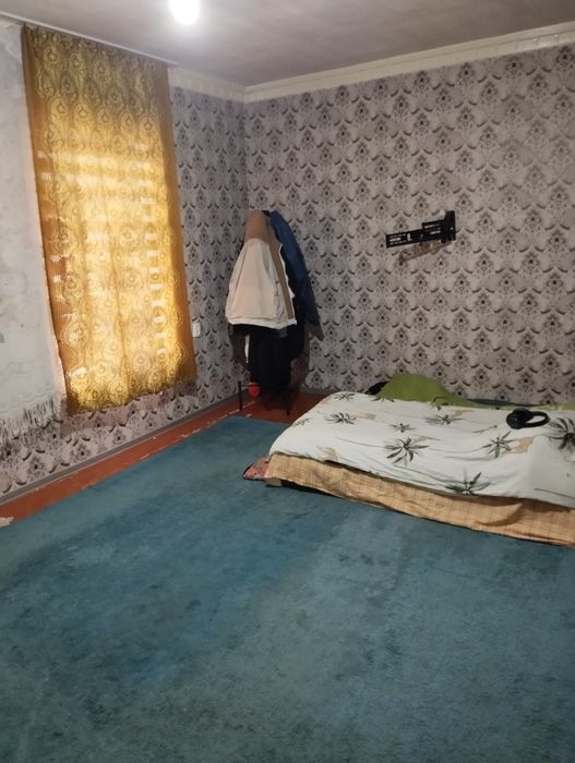 Продается дом в Яшнобадском р-не 4 сотки земли.