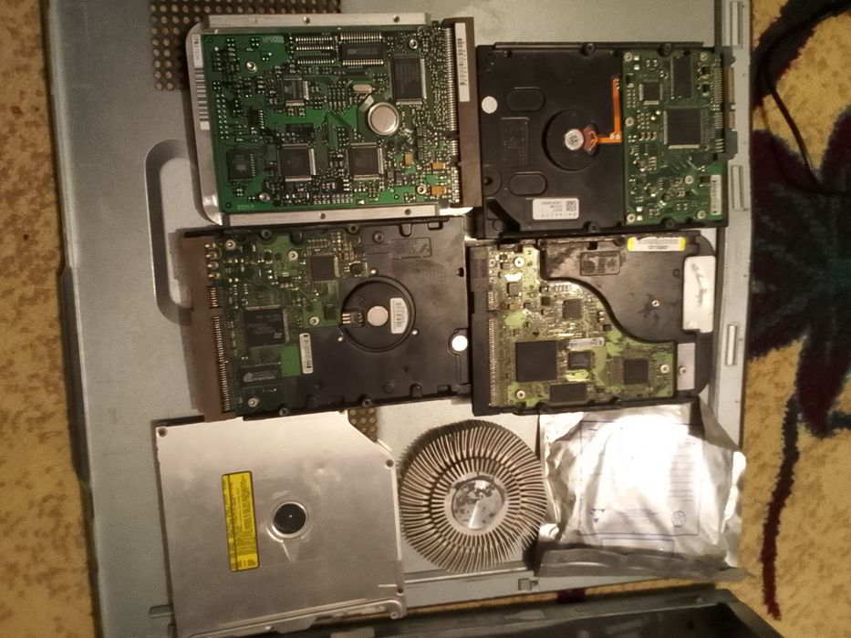 Запчасқа сатылады. Продаеться компютор.