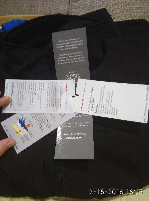 Jacheta copii softshell noua cu eticheta 11-14ani culoare neagra