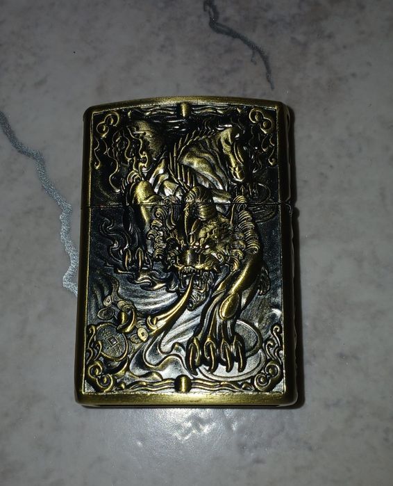 Зажигалка зиппа продаем