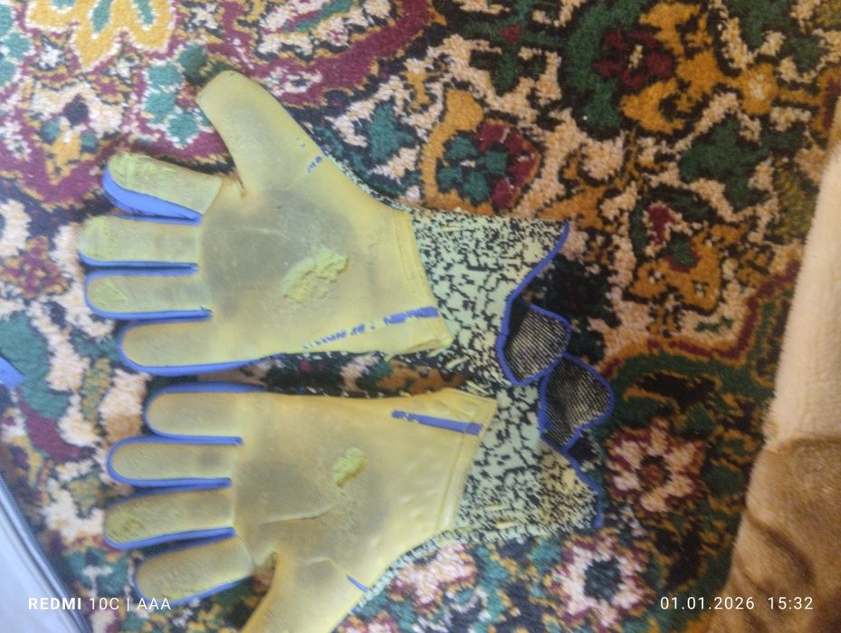 Перчатки Adidas Predator