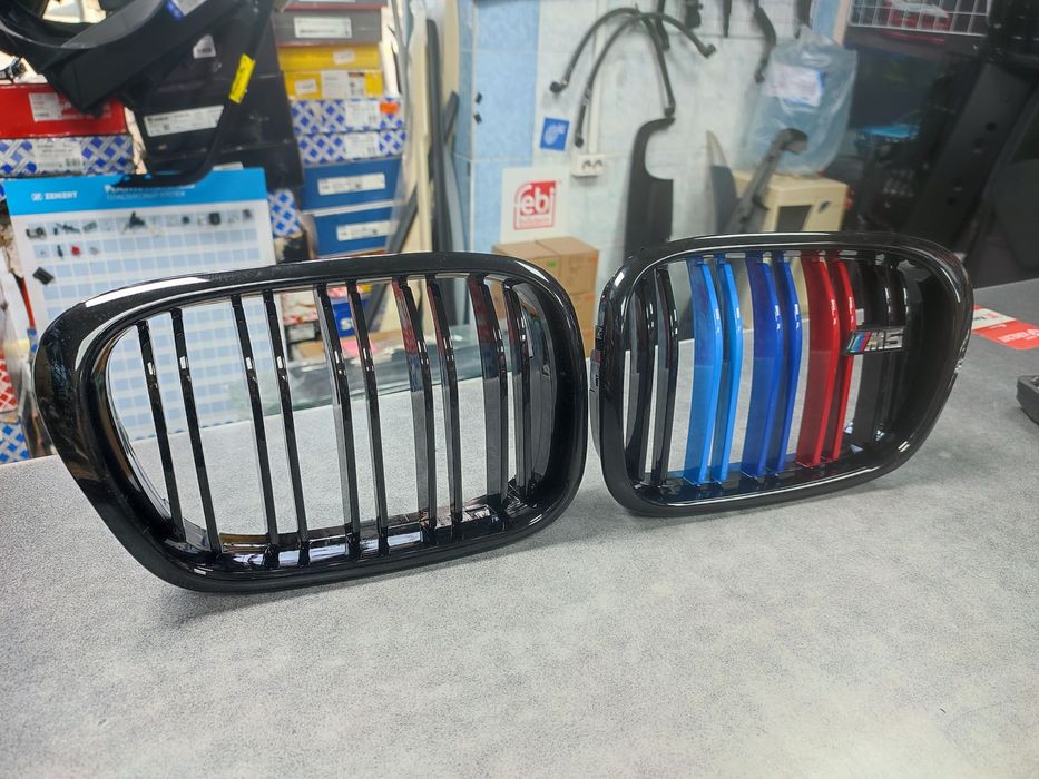 BMW E39 ноздри М5 триколор