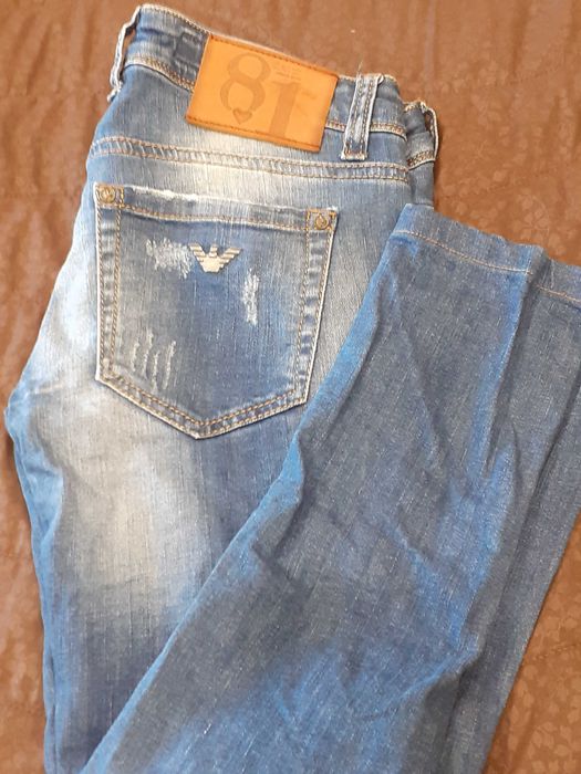 Дънки Армани накъсани