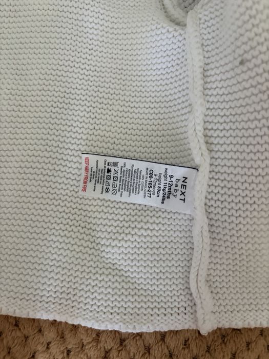 Продам детскую кофточку Next