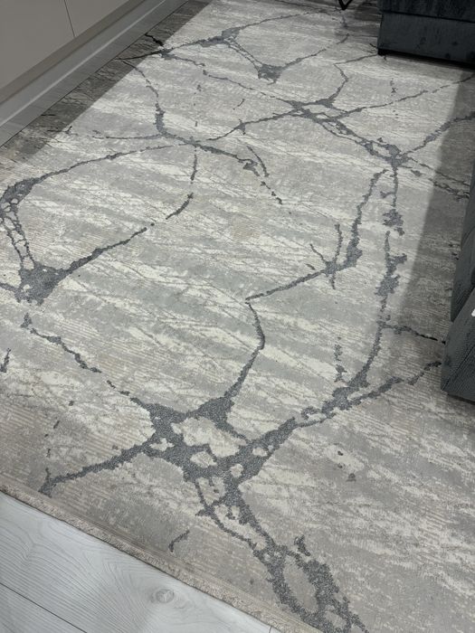 Продам ковер в отличном состоянии