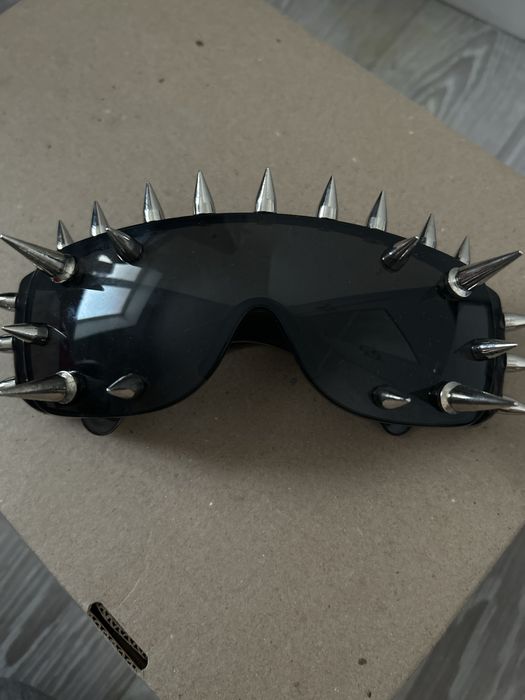 продам очки с шипами