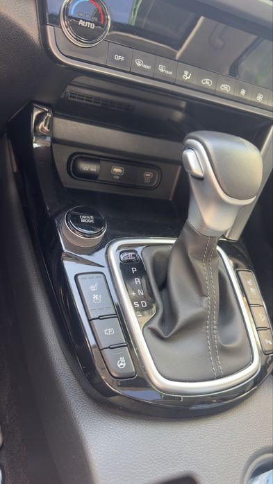 Продаетс Kia seltos ful