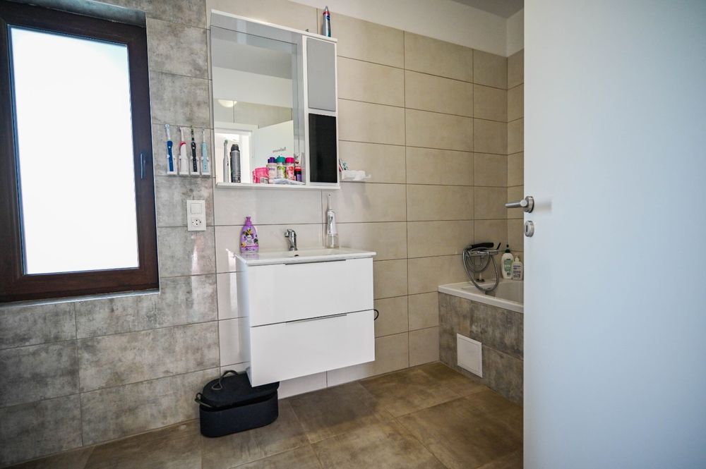 Casa individuala de inchiriat/ vanzare