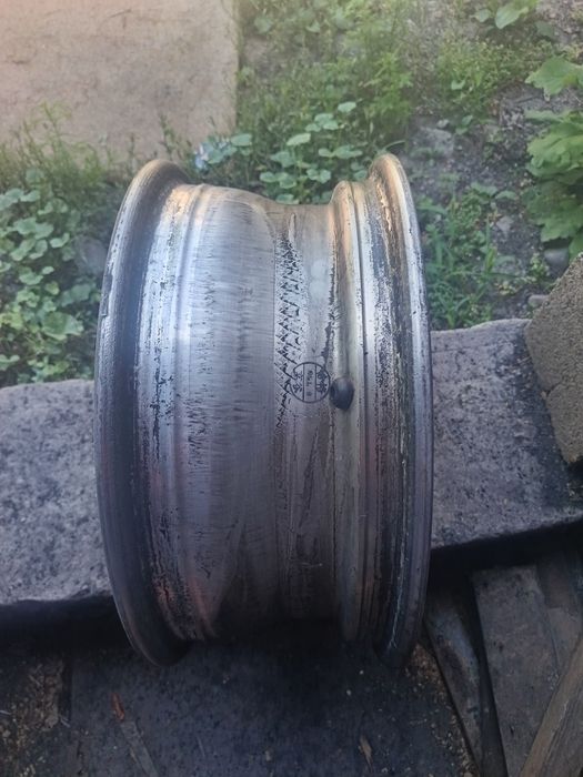 продам диски стояли на Карина е