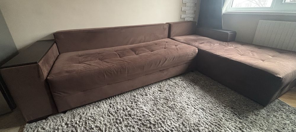 Ъглов диван за всекодневна.