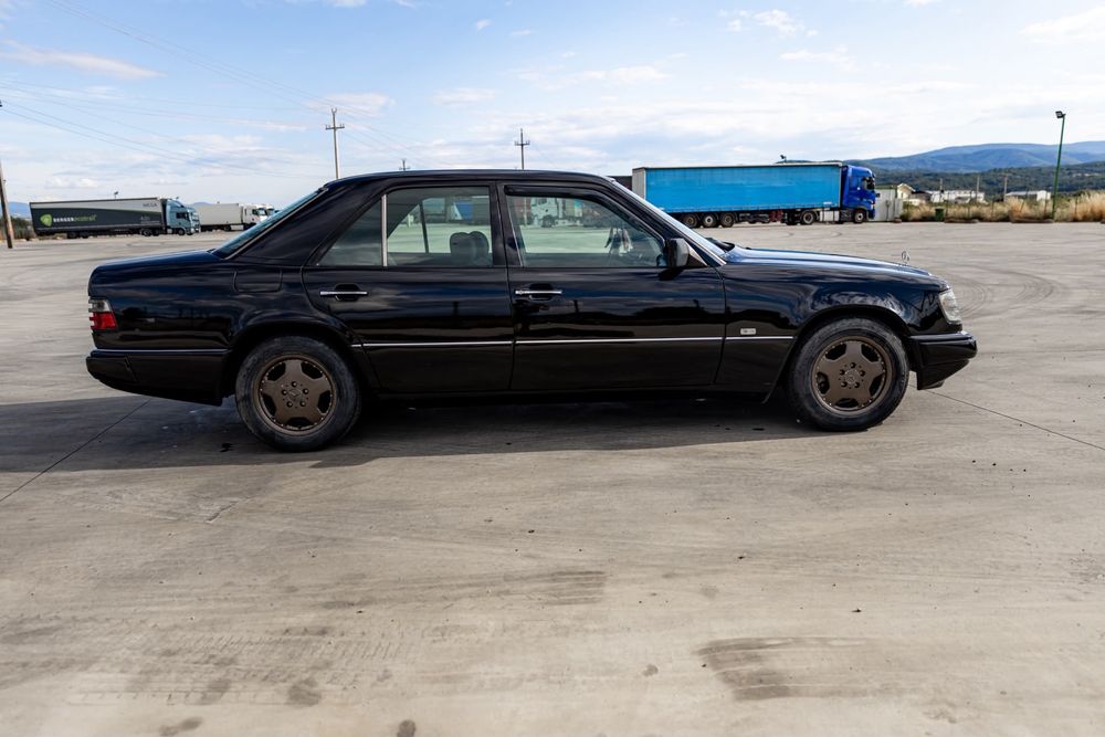 MERCEDES-BENZ E-Class 0 — imagine 2