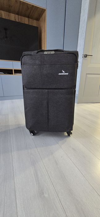 Продам чемодан 32/23 L M