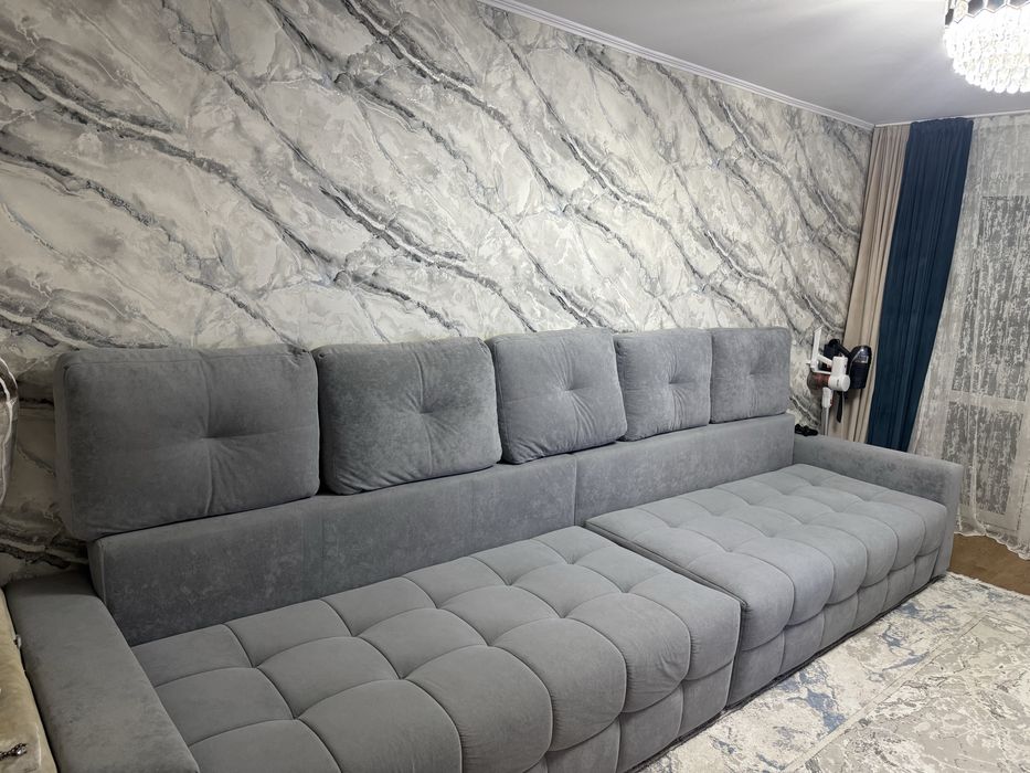 Продам диван! Раздвигается, длина 4м.