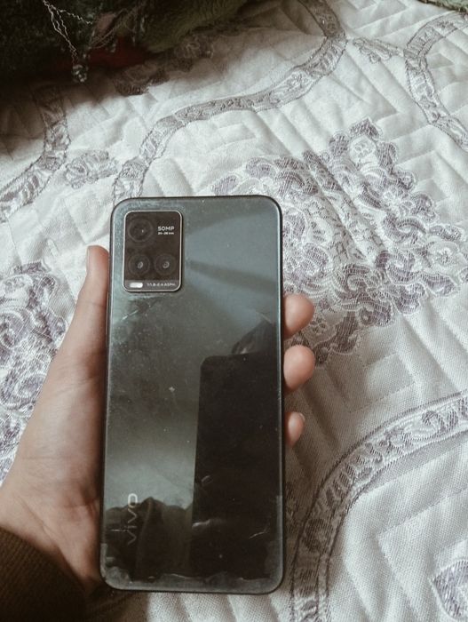 Vivo y33s с трещинами