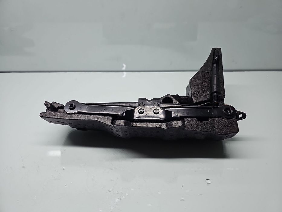 Set cric si cheie Volkswagen Golf 7 (5G) [Fabr 2014-prezent] 5G001211