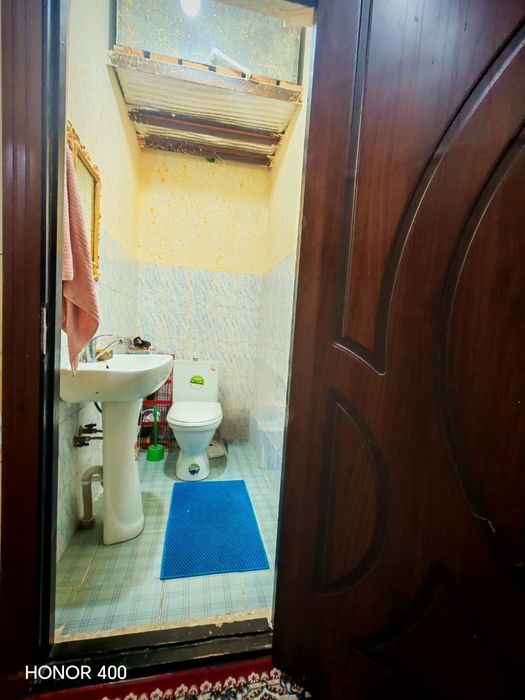 Вокзал Анзур аптекани рупарасидаги 2 хонали уй сотилади