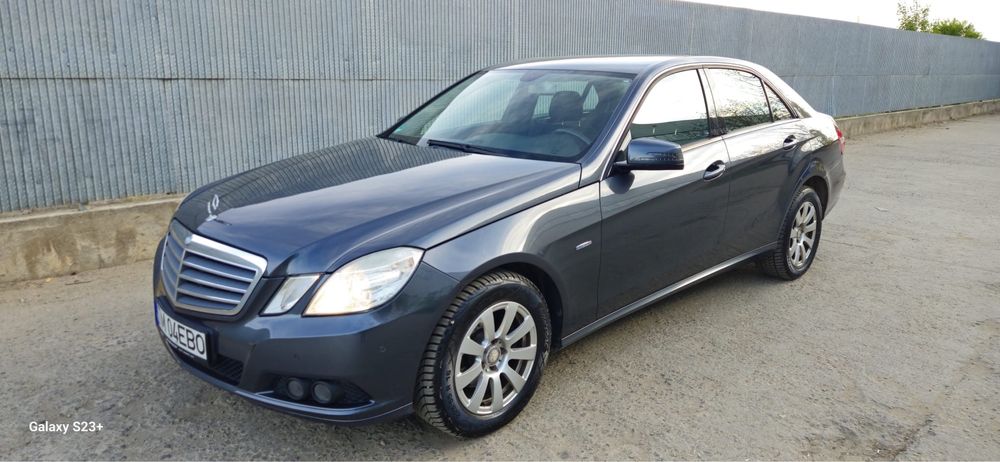 Mercedes e 220 Manuala