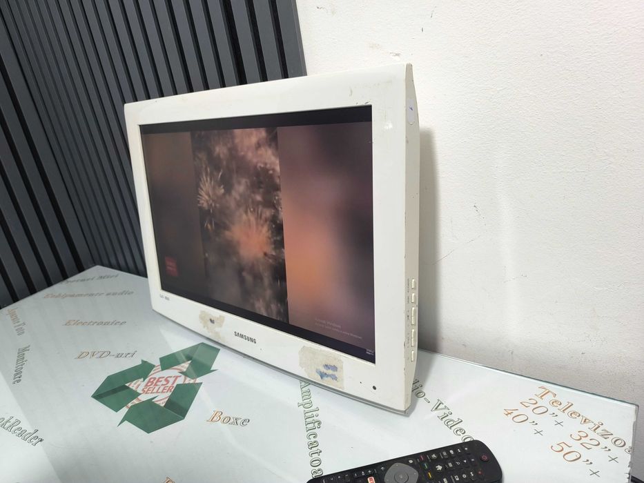 Televizor Samsung LE22A450C1D 22 inch cu porturi multiple