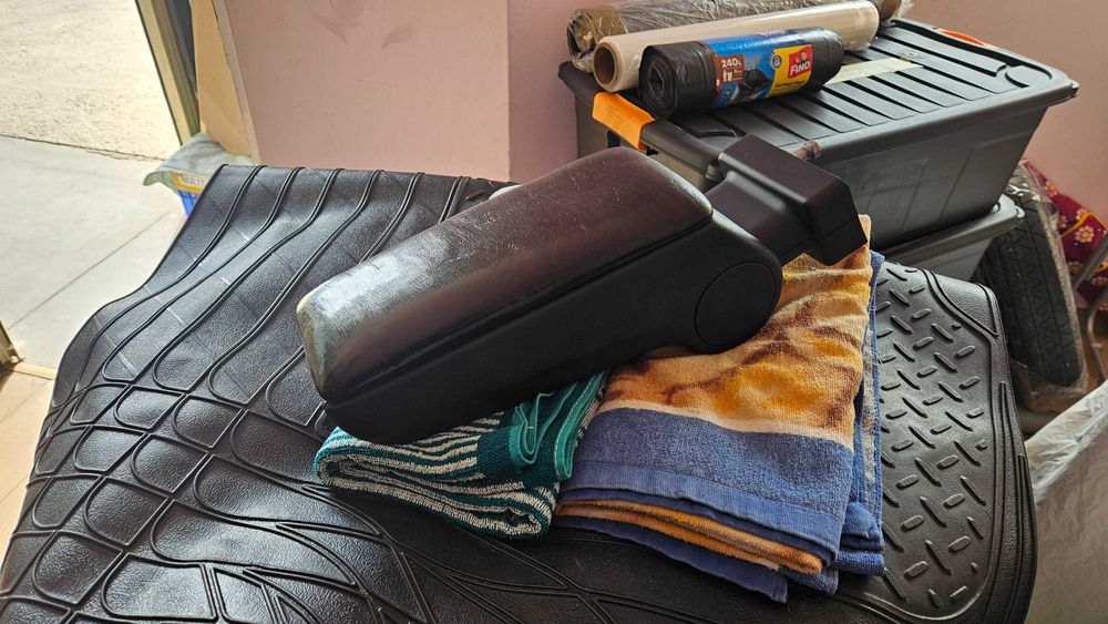 Оригинален подлакътник  Audi S3 8L/Ауди С3 8л