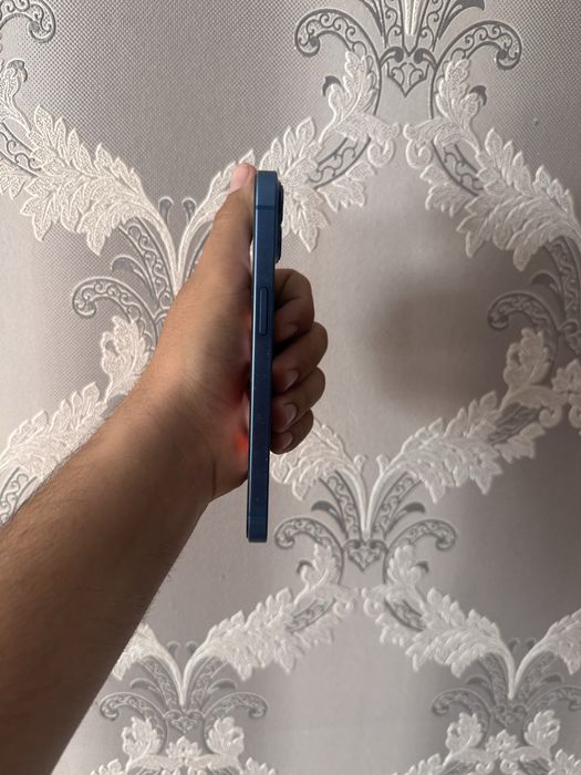 Продам айфон 13 в идеальном состояние