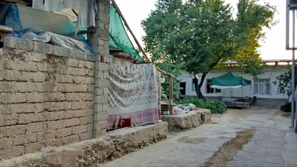 Uy sotiladi yer narxida qowimca malumot tel orqali