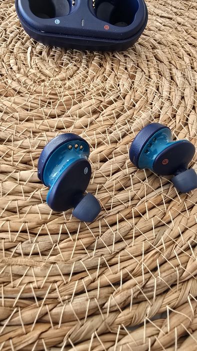 Casti Sony Wf-XB700 cu defect