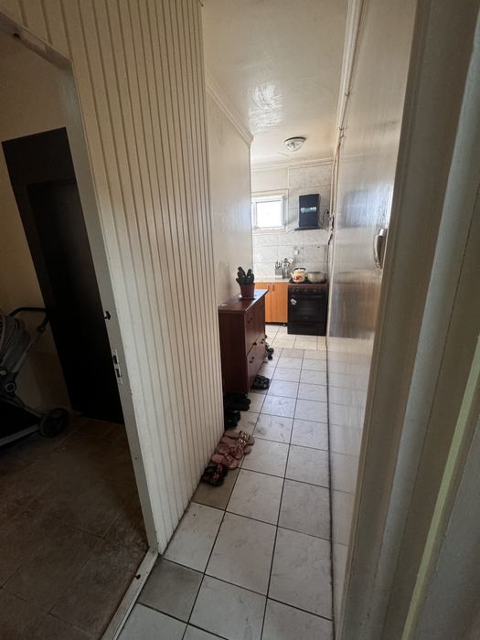 Oybek metro 4 xonali uy.